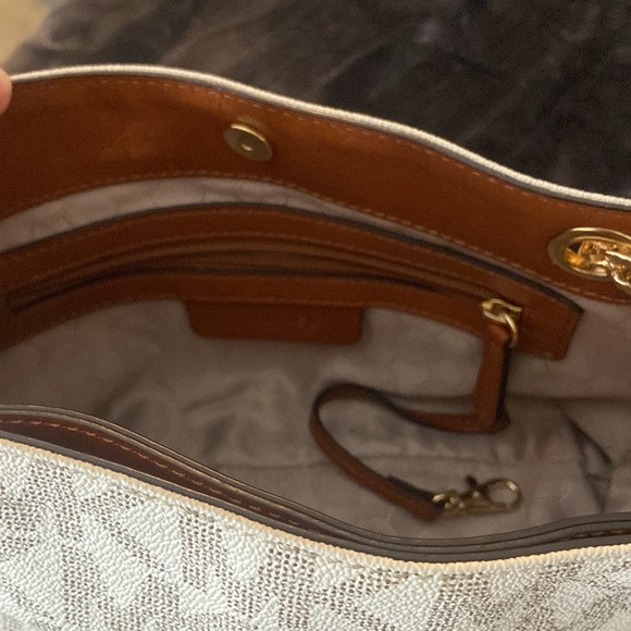 Michael Kors Purse - Picture 4 of 6